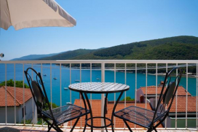 App with beautiful sea view,AC,WiFi 229